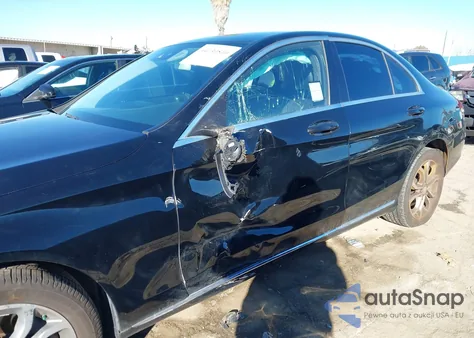 2016 Mercedes-Benz C 300 4Matic из США, поврежденный, VIN 55SWF4KB4GU135054